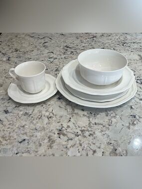 Mikasa Antique White HK 400 6 piece set